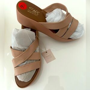 Made in Italy by Sab Beige Leather Platforms NWT size 9.5